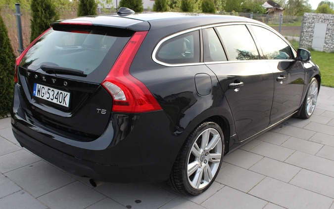 Volvo V60 cena 41000 przebieg: 178985, rok produkcji 2011 z Chełm małe 232